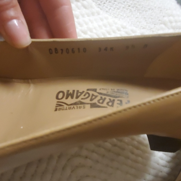Salvatore Ferragamo tan size 9½B - Picture 3 of 8